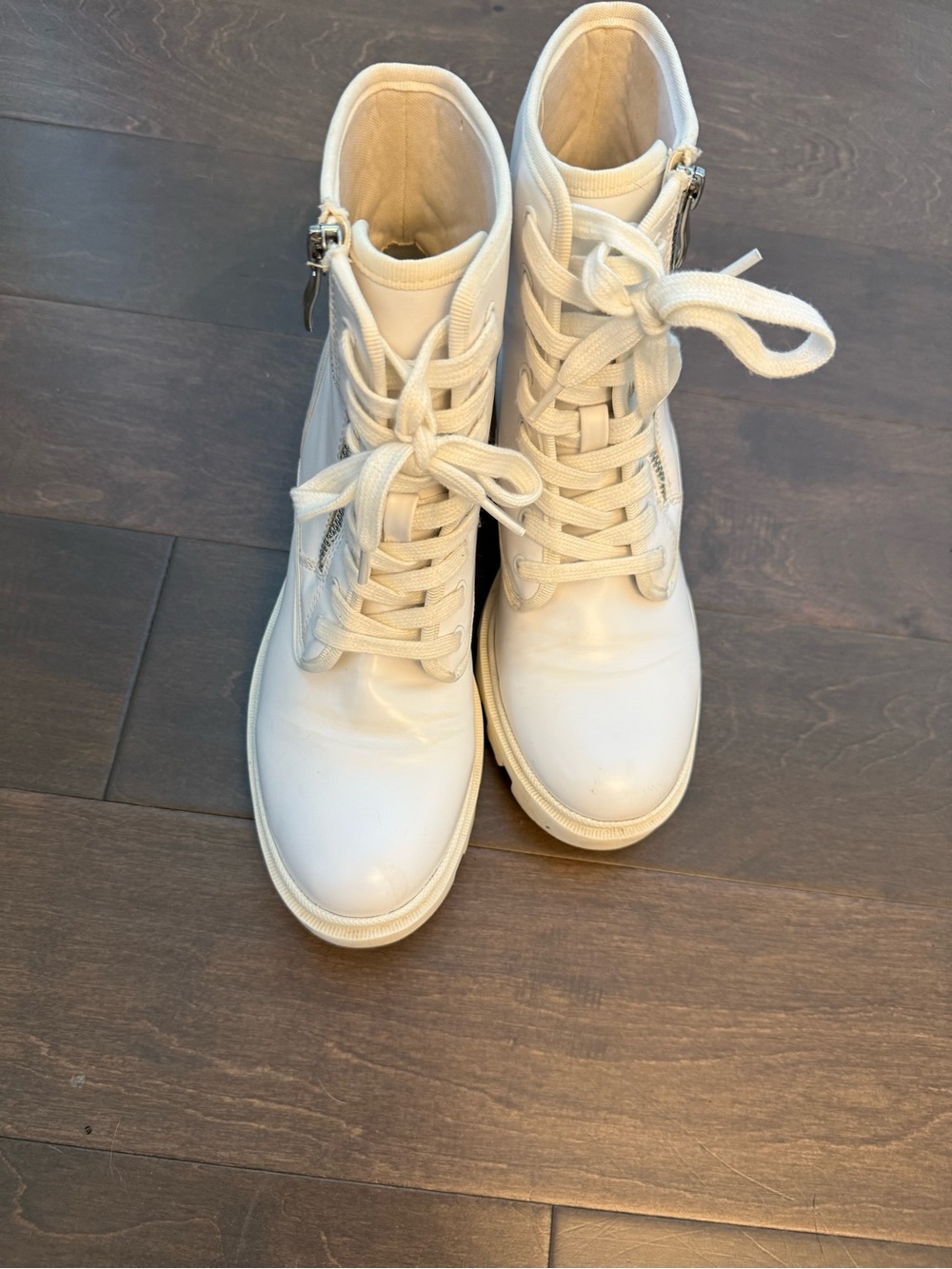 Shoedazzle Elle Women’s Lace-Up High Top combat Boots in White